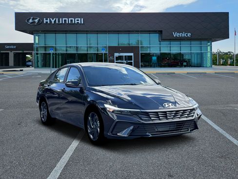 New 2026 Hyundai Elantra Sport FWD image 30