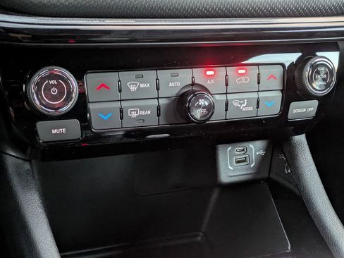 New 2026 Jeep Compass Limited image 21