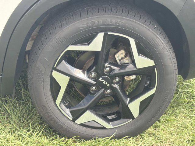 Used 2025 Kia Seltos EX FWD image 18