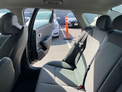 Used 2025 Kia K4 LXS image 39