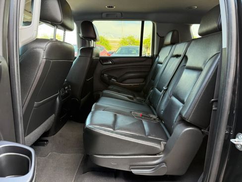 Used 2020 Chevrolet Suburban LT AWD/4WD image 44