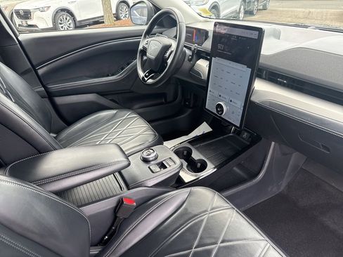 Used 2022 Ford Mustang Mach-E Select image 26