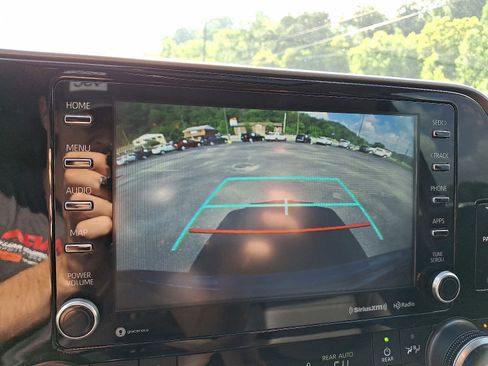 Used 2022 Toyota Highlander XLE image 21