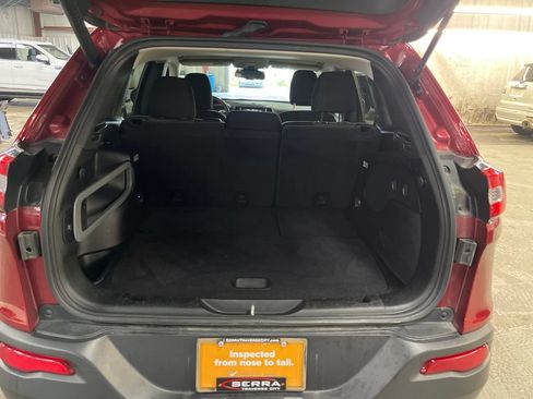 Used 2014 Jeep Cherokee Latitude w/ Comfort/Convenience Group AWD/4WD image 27