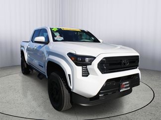 Used 2025 Toyota Tacoma SR5 video 1