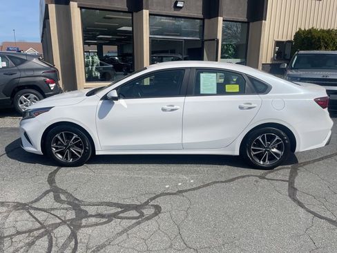 Used 2024 Kia Forte LXS w/ LXS Technology Package FWD image 8