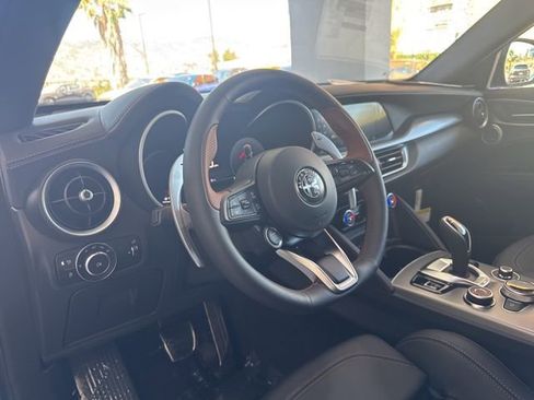 New 2025 Alfa Romeo Stelvio Sprint image 5