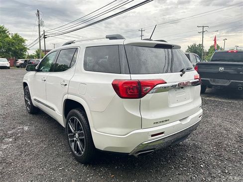 Used 2017 GMC Acadia Denali w/ Technology Package FWD image 7