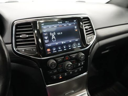 Used 2020 Jeep Grand Cherokee Altitude image 24