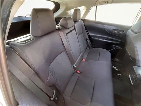 Used 2022 Toyota Venza LE image 27