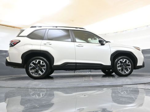 Certified 2025 Subaru Forester Premium AWD/4WD image 35