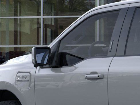 Used 2023 Ford F150 Lightning Lariat image 32