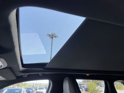 Used 2021 Jeep Cherokee Latitude Lux 80th Anniv w/ Quick Order Package 26U 80TH image 10