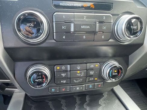 Used 2019 Ford F150 Platinum w/ Max Trailer Tow Package image 25