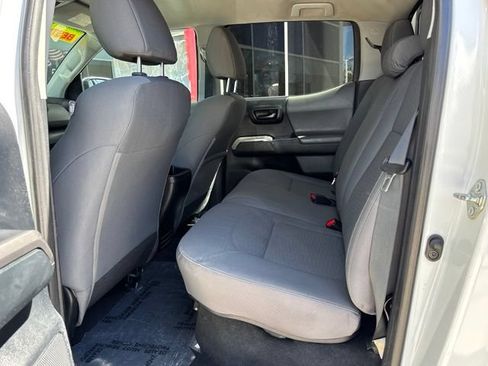 Used 2016 Toyota Tacoma SR5 w/ SR5 Appearance Package (SN) RWD image 22