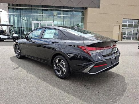 New 2025 Hyundai Elantra Sport image 3