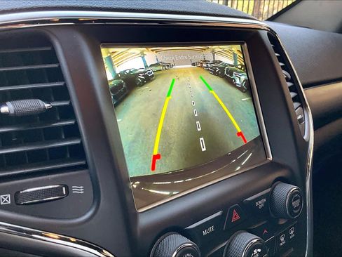 Used 2018 Jeep Grand Cherokee Altitude image 26