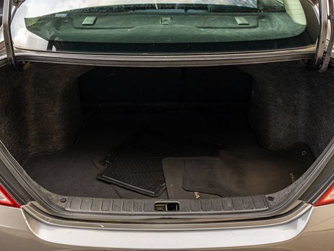 Used 2019 Nissan Versa SV FWD image 18