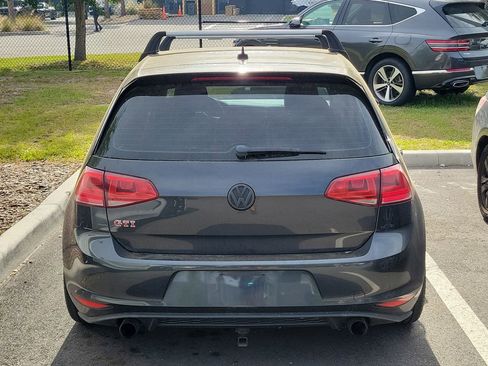 Used 2017 Volkswagen GTI SE FWD image 8