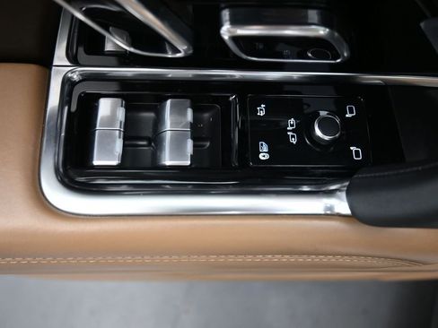 Used 2024 Land Rover Range Rover SE AWD/4WD image 26