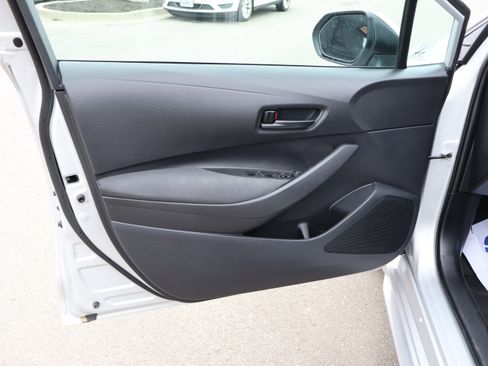 Used 2022 Toyota Corolla LE image 19