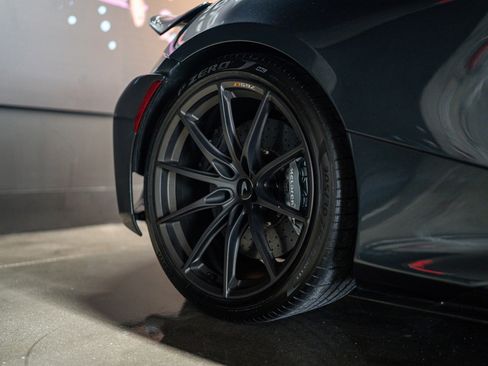 Used 2021 McLaren 765LT image 15