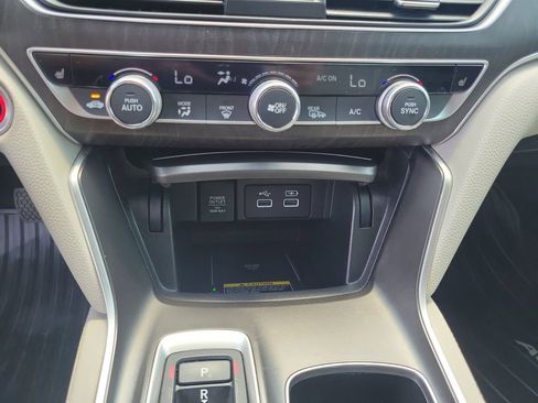 Used 2022 Honda Accord EX-L image 32