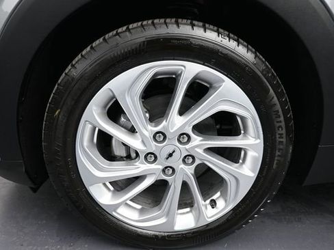 New 2027 Chevrolet Bolt LT FWD image 17