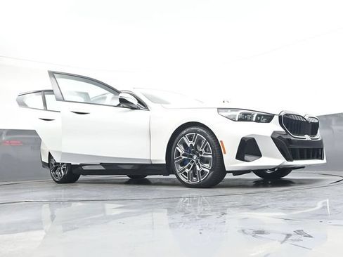 New 2027 BMW 550e xDrive AWD/4WD image 46