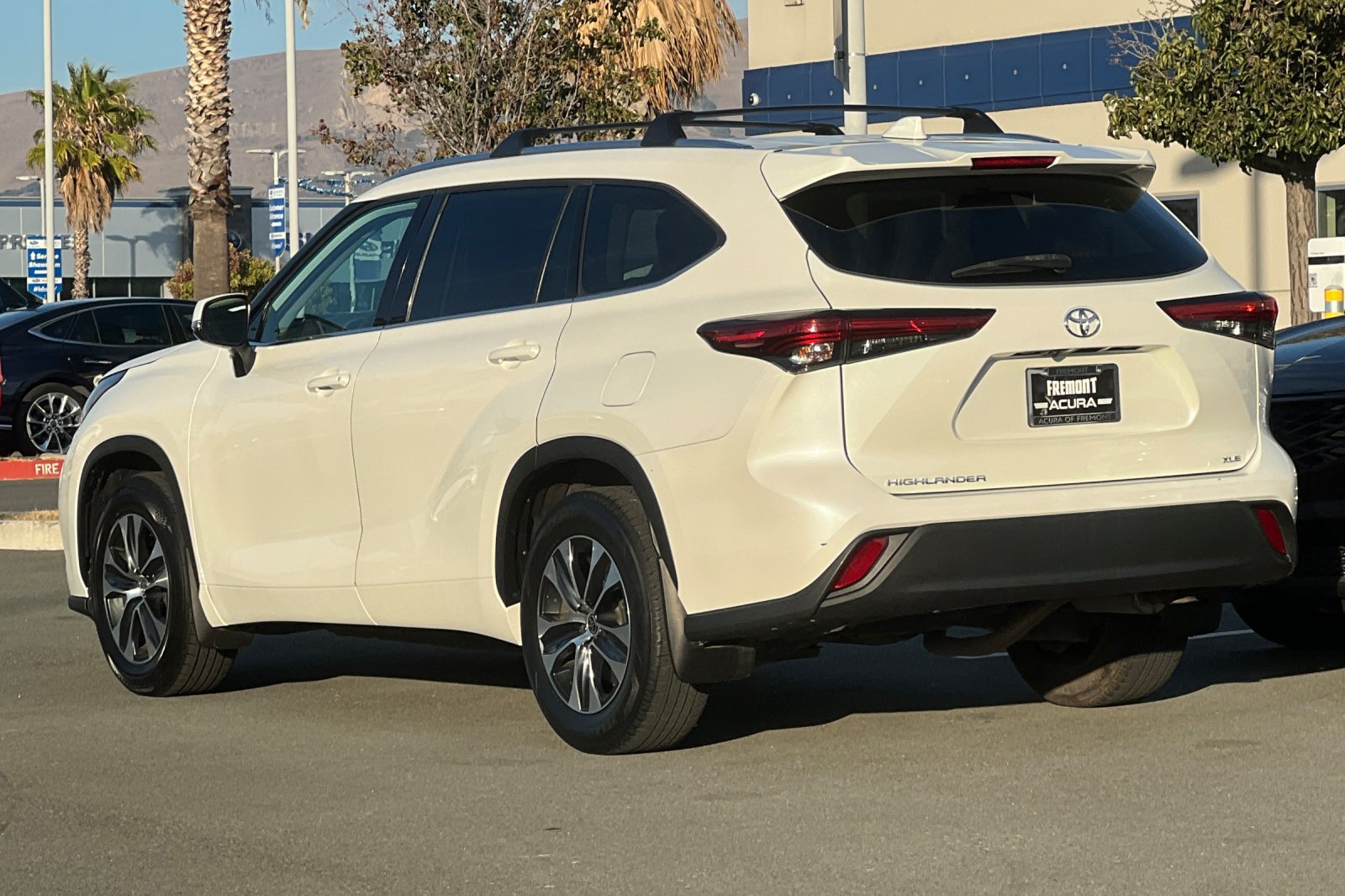 Used 2021 Toyota Highlander XLE FWD image 6