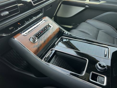 New 2025 Lincoln Aviator Black Label AWD/4WD image 17