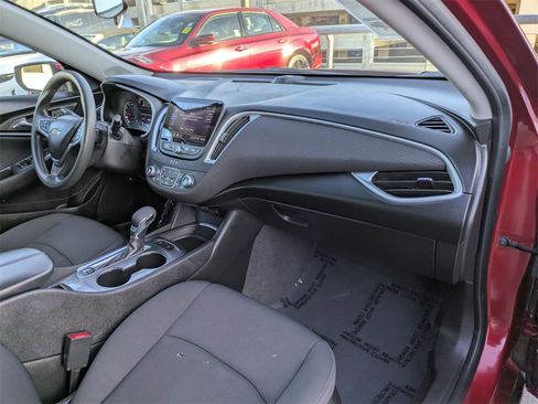 Used 2024 Chevrolet Malibu LT image 33