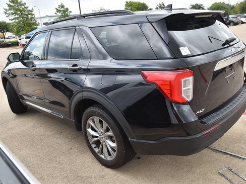 Used 2024 Ford Explorer XLT w/ Equipment Group 202A AWD/4WD image 10