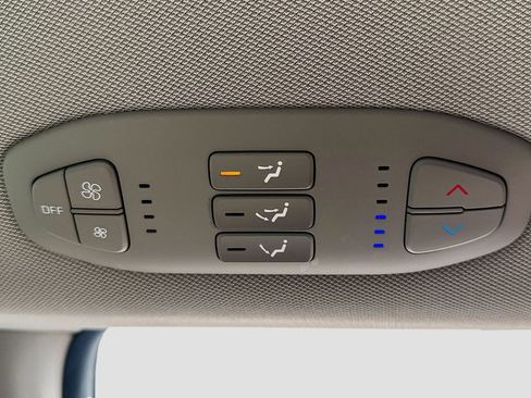 Used 2020 Kia Sedona LX FWD image 23