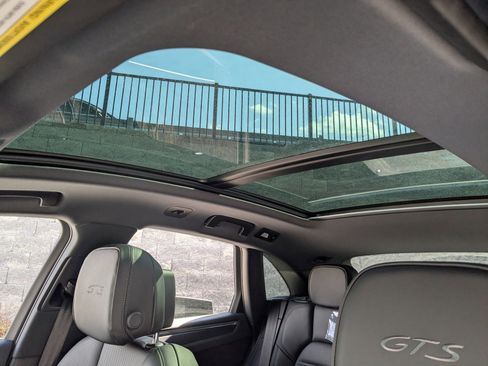 New 2026 Porsche Macan GTS image 27