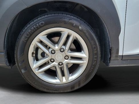Used 2019 Hyundai Kona SE FWD image 29