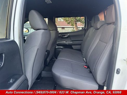 Used 2017 Toyota Tacoma TRD Off-Road w/ Tow Package image 9