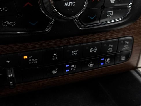 Used 2016 RAM 2500 Laramie AWD/4WD image 20