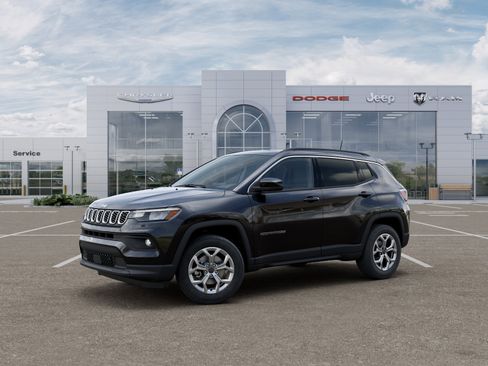 New 2025 Jeep Compass Latitude w/ Sun & Sound Group image 21