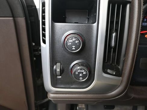 Used 2014 GMC Sierra 1500 SLT w/ SLT Preferred Package AWD/4WD image 32