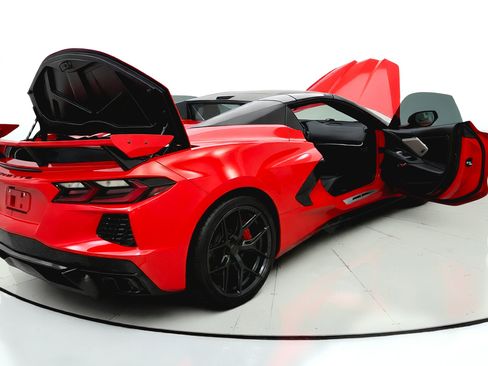 Used 2021 Chevrolet Corvette Stingray Premium Conv w/ Z51 Performance Package RWD image 14