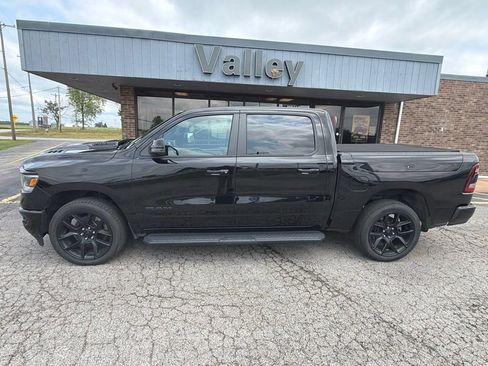 Used 2024 RAM 1500 Laramie AWD/4WD image 13