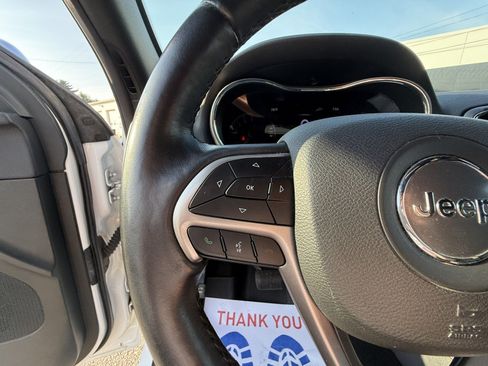 Used 2019 Jeep Grand Cherokee Limited w/ Luxury Group II AWD/4WD image 29