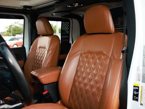 Used 2020 Jeep Gladiator Sport w/ Quick Order Package 24S AWD/4WD image 9