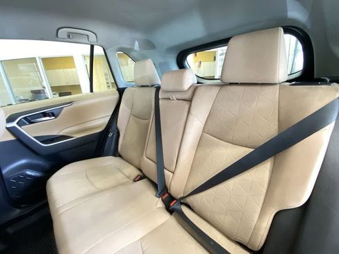 Used 2021 Toyota RAV4 XLE image 24