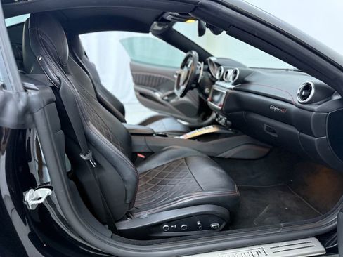 Used 2017 Ferrari California T image 57