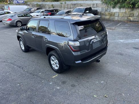 Used 2018 Toyota 4Runner SR5 image 38