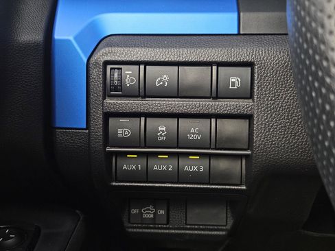 Used 2025 Toyota Tacoma TRD Off-Road w/ TRD Off Road Upgrade Package AWD/4WD image 27