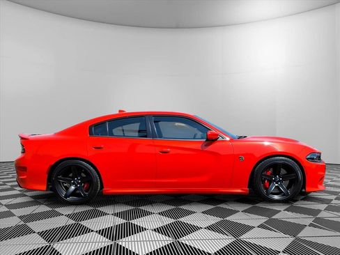 Used 2019 Dodge Charger SRT Hellcat w/ Navigation & Travel Group RWD image 4