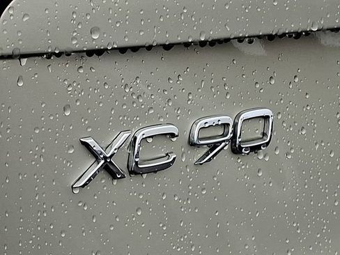 Used 2017 Volvo XC90 T6 Momentum w/ Vision Package image 28